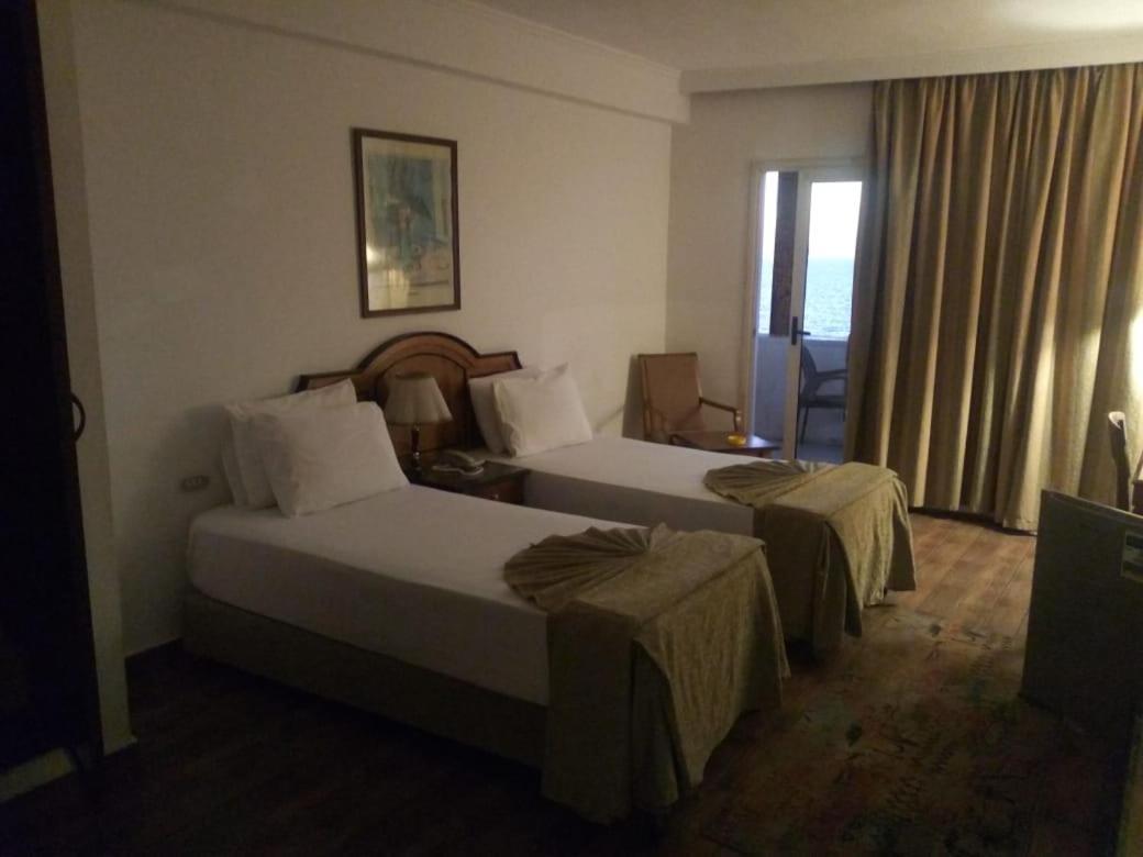 Kaoud Sporting Hotel Alexandria Bagian luar foto